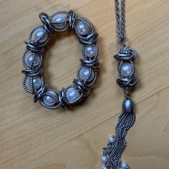 Lia Sophia 2 piece bracelet and necklace set - Picture 2 of 4